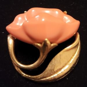 Sold Avon stampt brooch